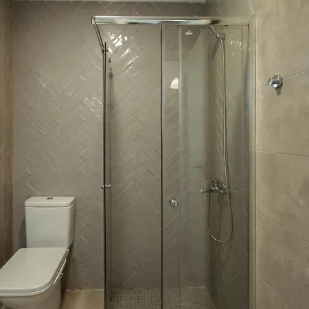 Apartment Cozy & Modern W/private Garden Bbq+wifi *