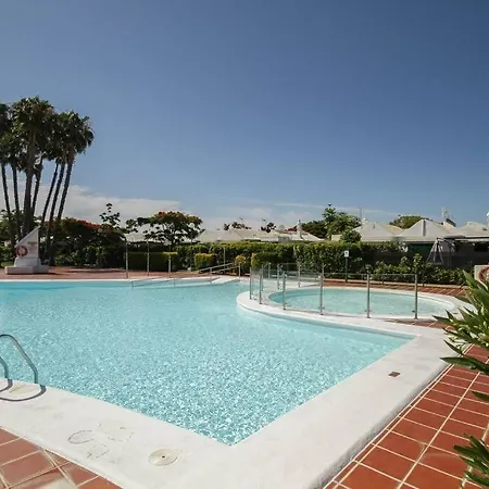 Apartment Cozy & Modern W/private Garden Bbq+wifi *