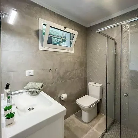 Cozy & Modern W/private Garden Bbq+wifi