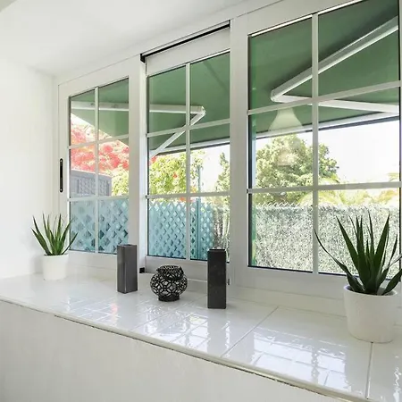 Apartment Cozy & Modern W/private Garden Bbq+wifi