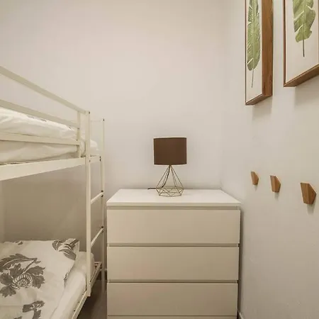 Apartment Cozy & Modern W/private Garden Bbq+wifi