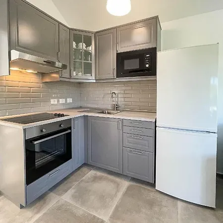 Cozy & Modern W/private Garden Bbq+wifi Apartment